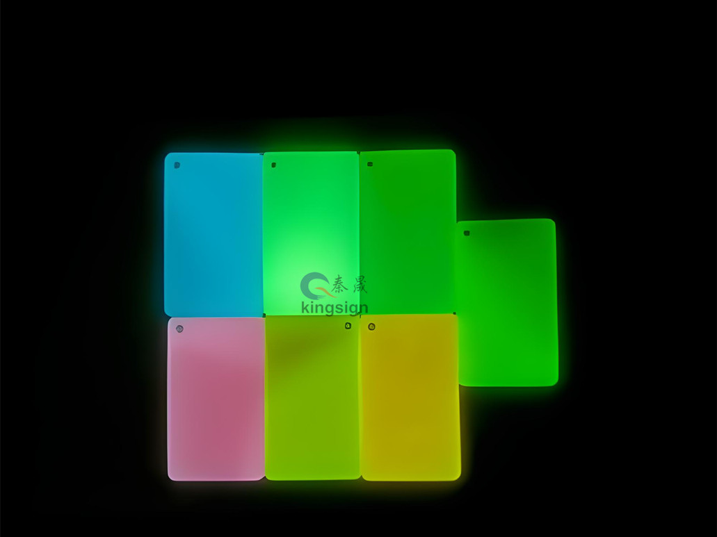 Tấm acrylic phát sáng ngày càng trở nên phổ biến và được sử dụng rộng rãi